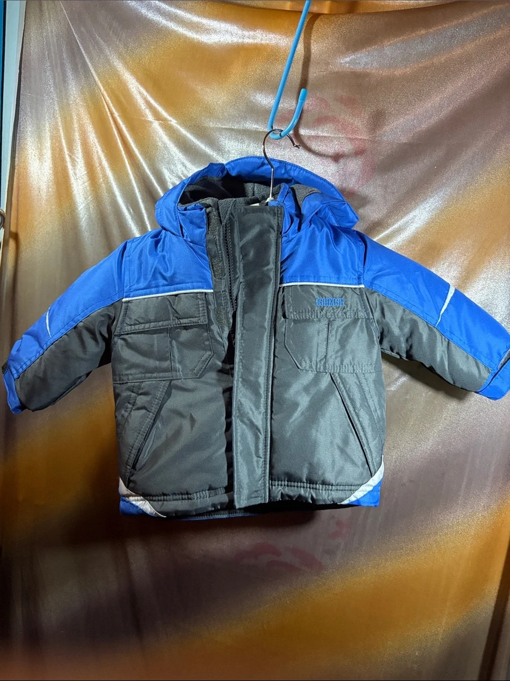 Children's Blue & Black Osh Kosh Insulated Puffer Jacket with Hood. F3
